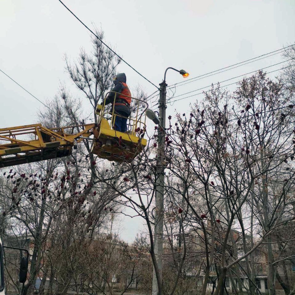 Ремонтники ліквідували десятки аварій на зовнішніх електромережах Харкова